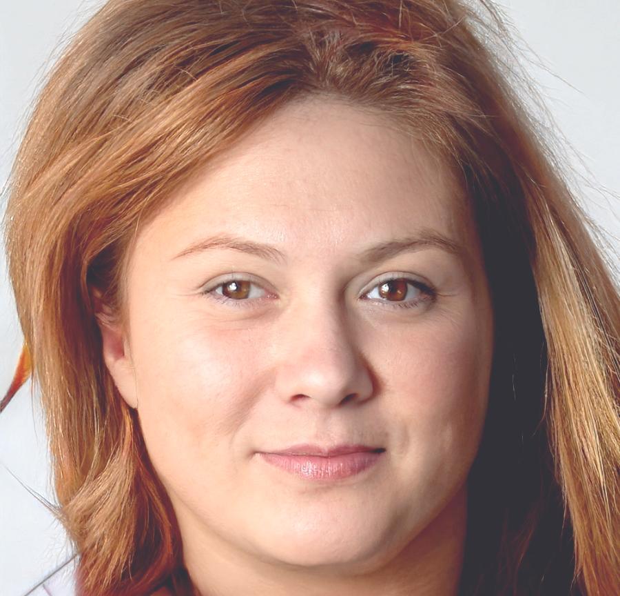 Esperanza Villareal, Directora de Análisis Financiero
